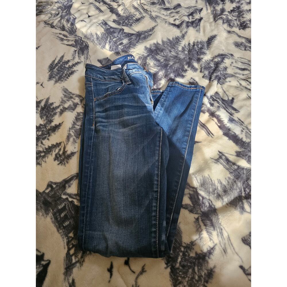 American Eagle size 2 short skinny jeans super stretch